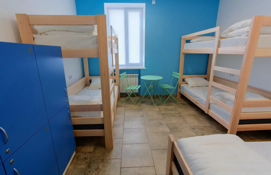 Comfort Hotel & Hostel-1